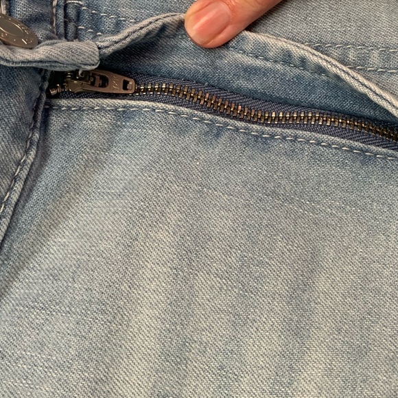 Gap Denim 5” Relaxed Shorts - Picture 7 of 9